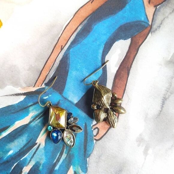 Blue Rhinestone Crystal Flower Vintage Gold Hook Statement Earrings - Picture 6 of 7